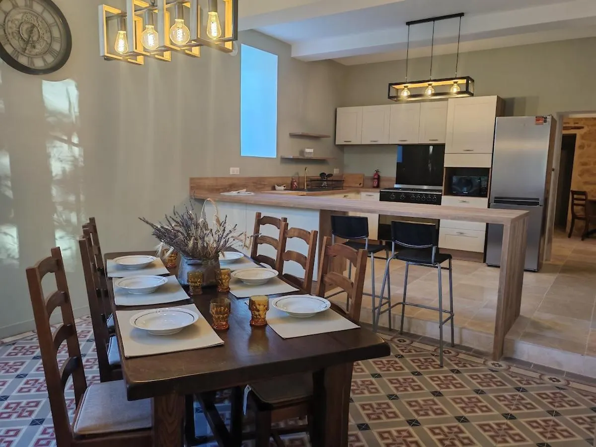 Holiday home Authentique Mas Provencal Avec Son Grand Parc Villa Orange  France